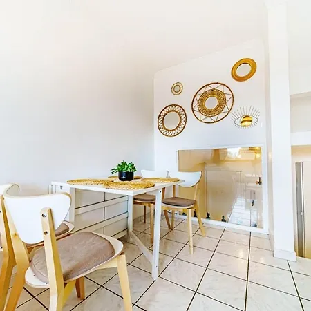 Atypical Apartment With Balcony & Interior Stairs Villeurbanne Exterior photo